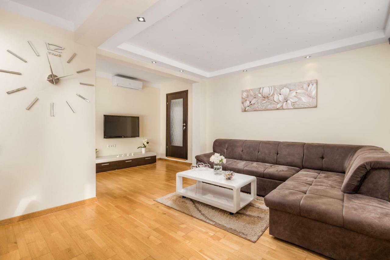 Apartman Javor Apartamento Otočac Exterior foto